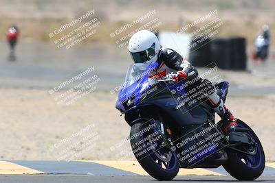 media/Apr-10-2022-SoCal Trackdays (Sun) [[f104b12566]]/Turn 2 (1135am)/